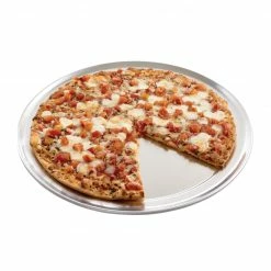 Harold Import Company Fante's Wide Rim Pizza Pan - 12" -Curious Shop 0039915 31819 inuse2