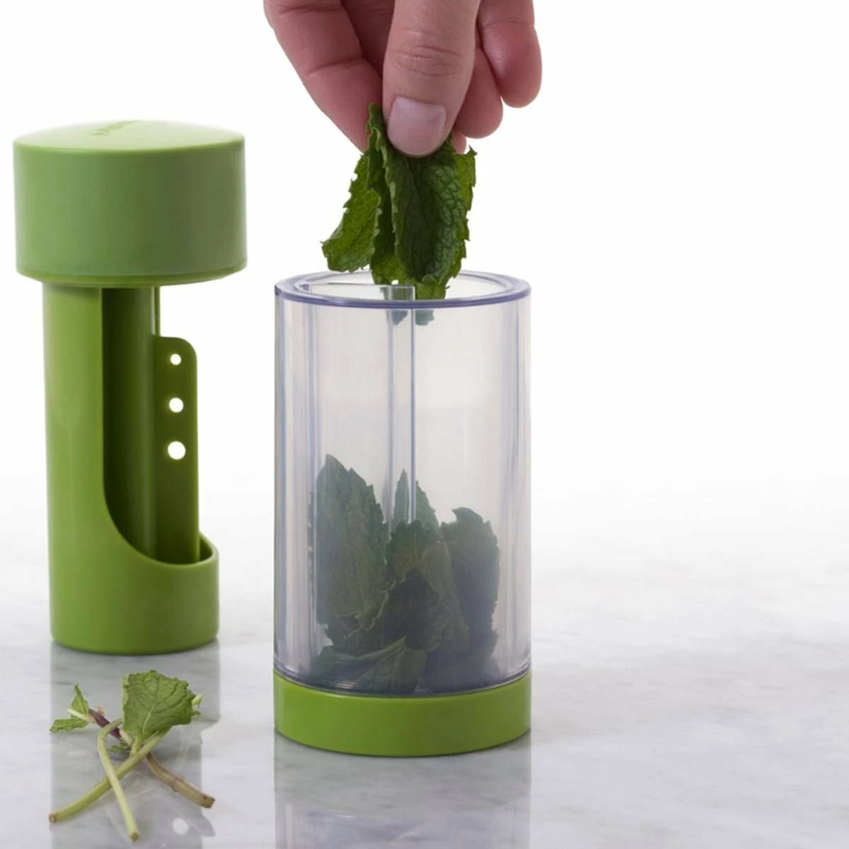 Microplane Plastic Herb Mill 2-in-1 5 Microplane Plastic Herb Mill 2-in-1 - Image 3