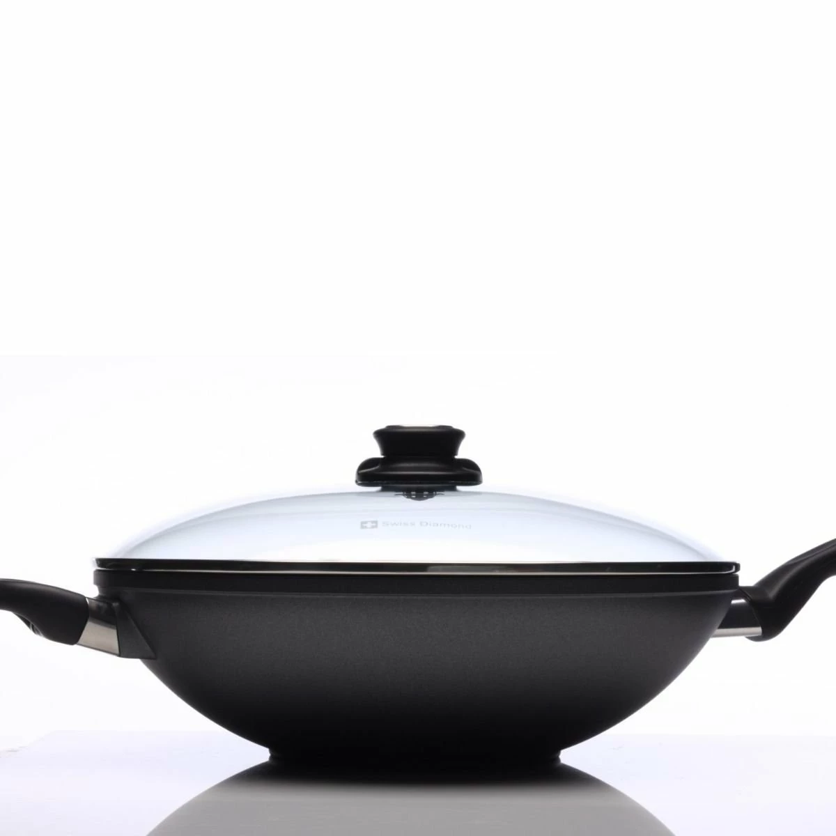 Swiss Diamond | HD Wok With Lid & Rack - 12.5" (5.3 Qt.) 5 Swiss Diamond | HD Wok With Lid & Rack - 12.5" (5.3 Qt.) - Image 3