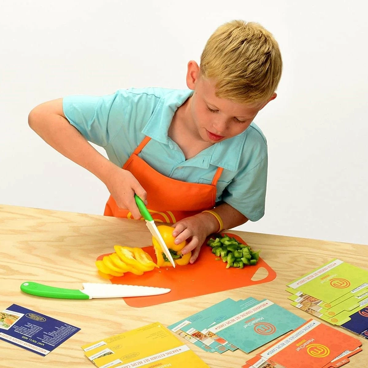 Cucina Pro MasterChef Junior Knife & Cutting Board Set 5 Cucina Pro MasterChef Junior Knife & Cutting Board Set - Image 3