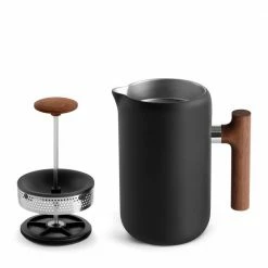 Fellow Clara French Press | Matte Black & Walnut 9 Fellow Clara French Press | Matte Black & Walnut -Curious Shop clara french press 02 matte black walnut 03 900x