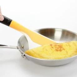 OXO Flip & Fold Omelet Turner -Curious Shop egg4