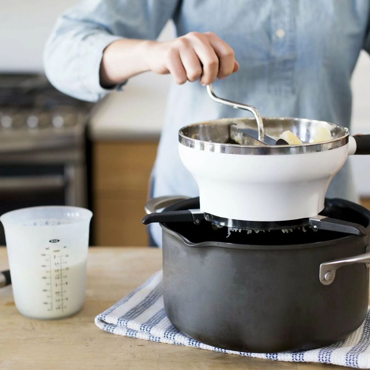 OXO Food Mill 10 OXO Food Mill - Image 8