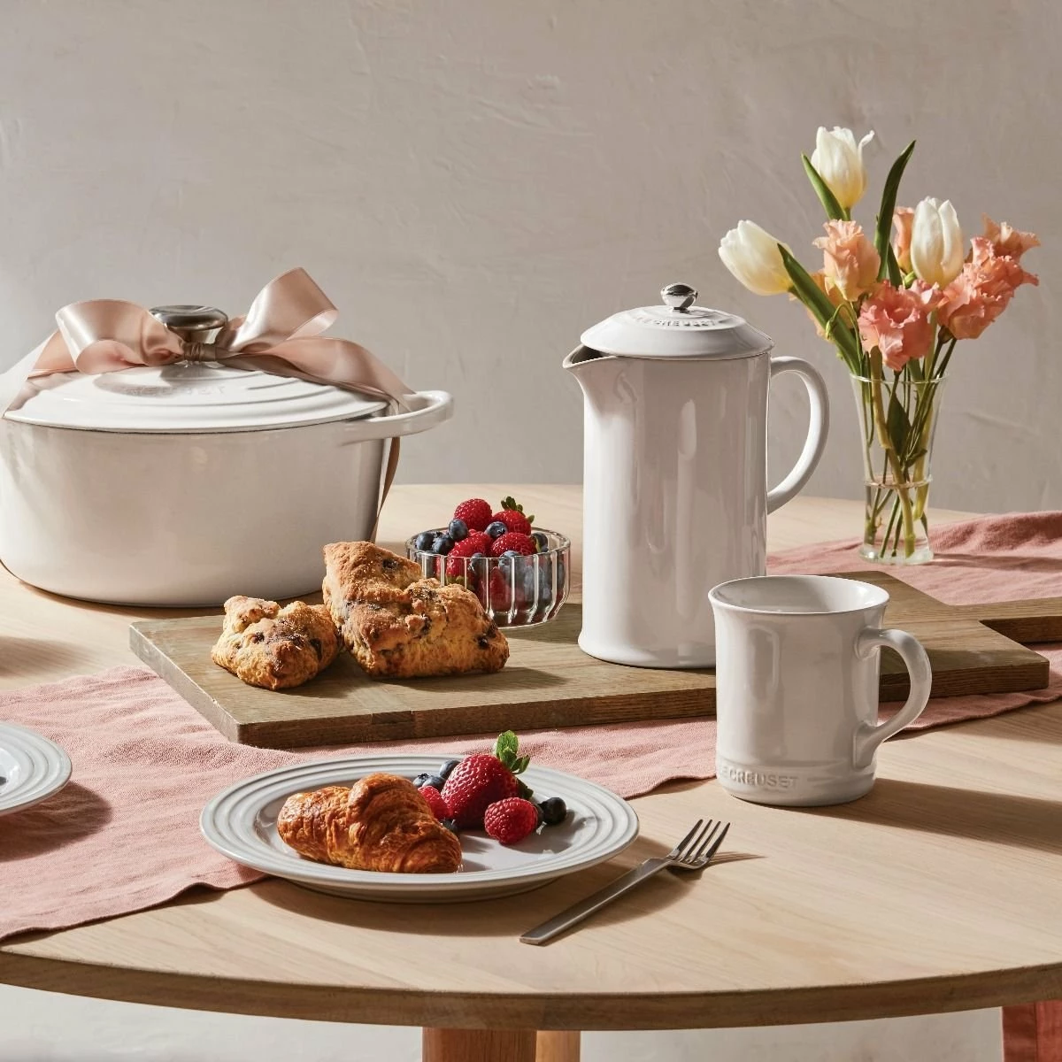 Le Creuset 34oz Stoneware Ceramic French Press | White 4 Le Creuset 34oz Stoneware Ceramic French Press | White - Image 2