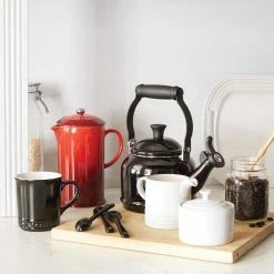 Le Creuset 34oz Stoneware Ceramic French Press | Cerise/Cherry Red 7 Le Creuset 34oz Stoneware Ceramic French Press | Cerise/Cherry Red -Curious Shop rs3735 prep2 hpr