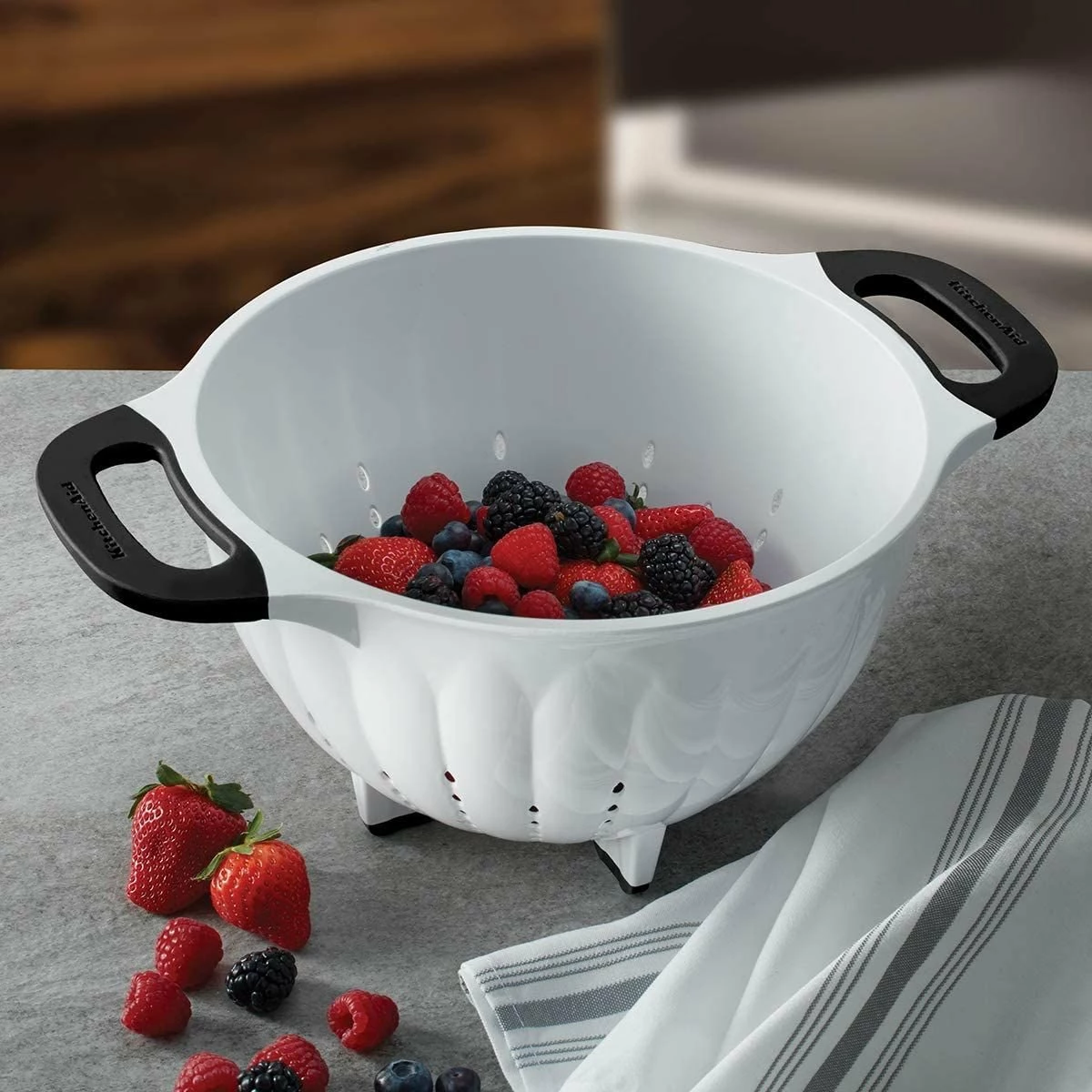 KitchenAid Non-Electrics KitchenAid Universal 5 Qt. Colander | White 4 KitchenAid Non-Electrics KitchenAid Universal 5 Qt. Colander | White - Image 2